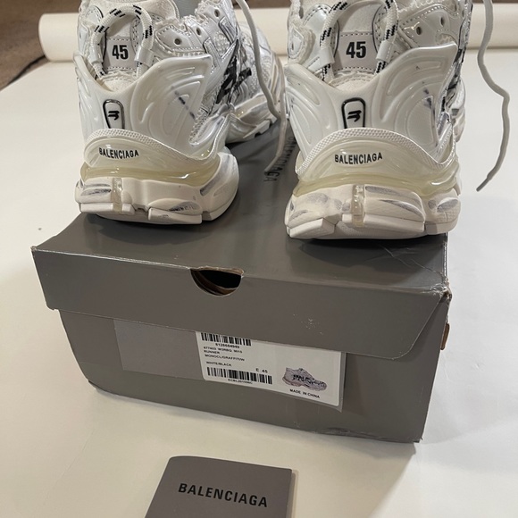 Balenciaga Graffiti Runners - Picture 6 of 9